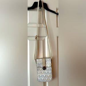 Michael Kors Crossbody Pouch